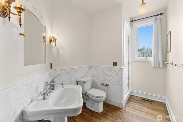 4725 W Mercer Way, Mercer Island, WA 98040