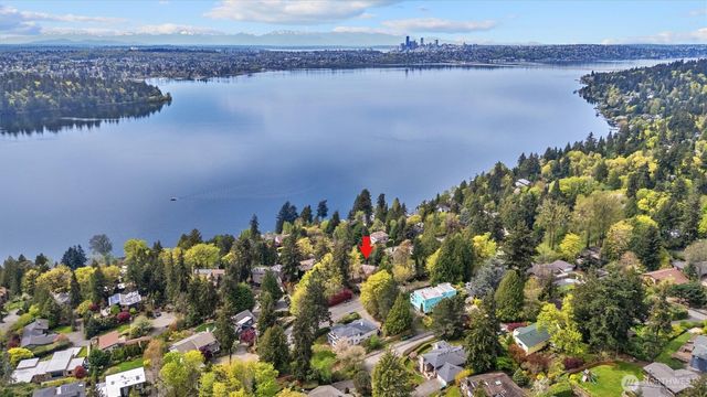 4725 W Mercer Way, Mercer Island, WA 98040