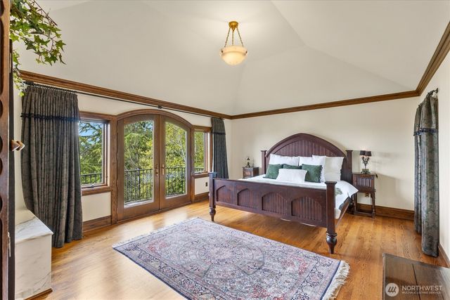 4725 W Mercer Way, Mercer Island, WA 98040