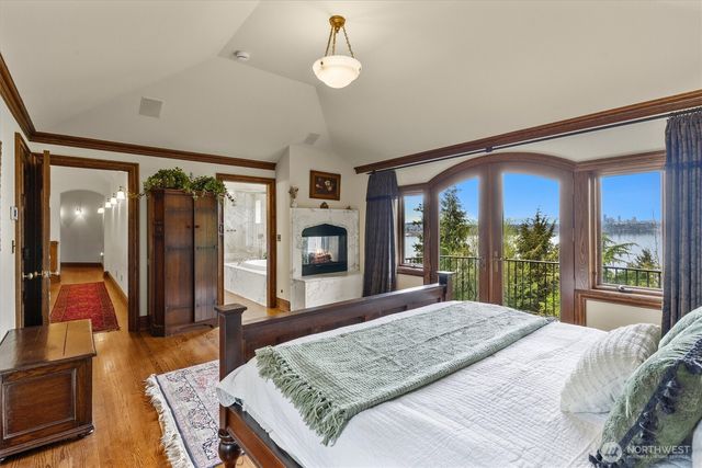 4725 W Mercer Way, Mercer Island, WA 98040