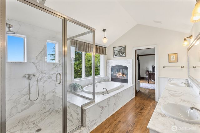 4725 W Mercer Way, Mercer Island, WA 98040
