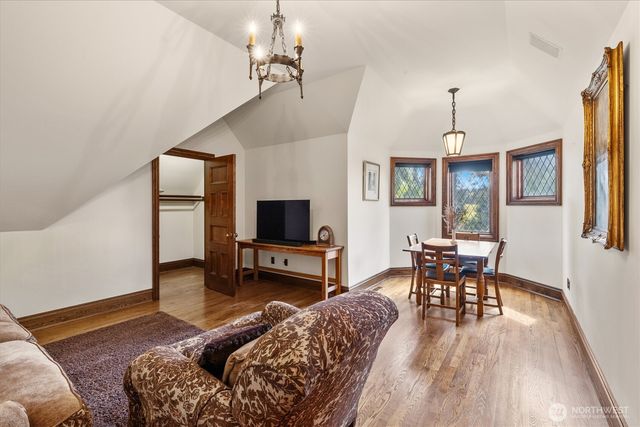 4725 W Mercer Way, Mercer Island, WA 98040