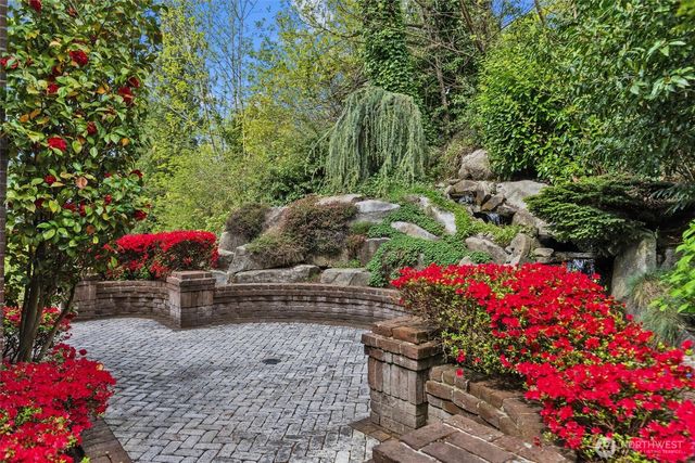 4725 W Mercer Way, Mercer Island, WA 98040