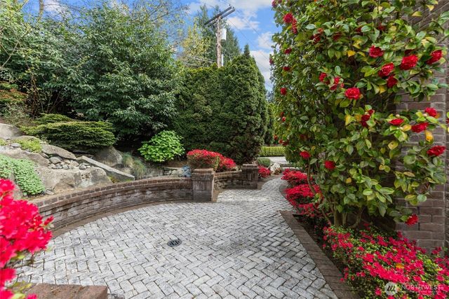 4725 W Mercer Way, Mercer Island, WA 98040