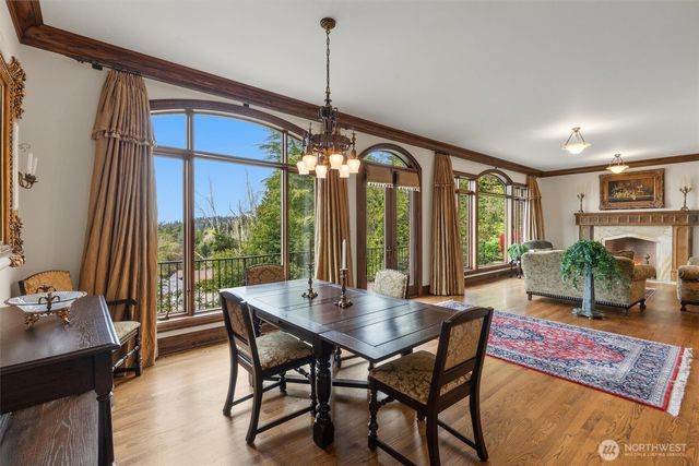 4725 W Mercer Way, Mercer Island, WA 98040