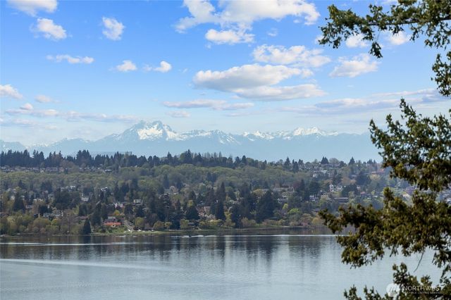 4725 W Mercer Way, Mercer Island, WA 98040