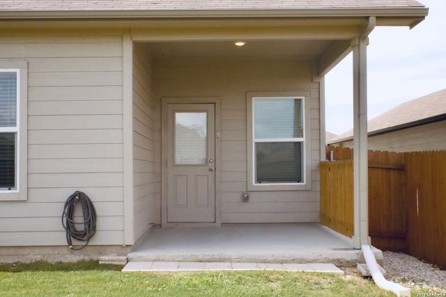 828 BAHIA PL, Seguin, TX 78155