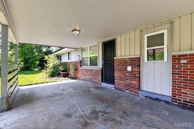 2314 Collett Drive, St Louis, MO 63136
