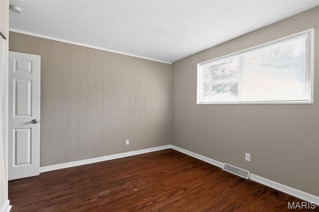 2314 Collett Drive, St Louis, MO 63136