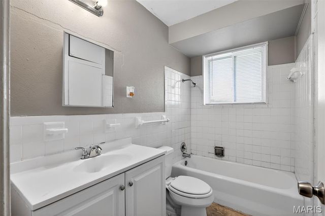 2314 Collett Drive, St Louis, MO 63136