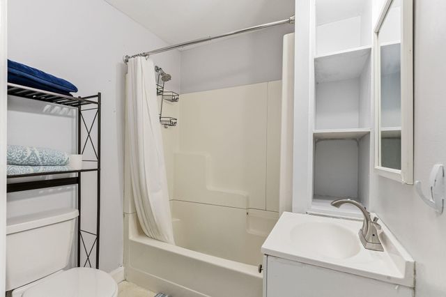 2827 Bryant Avenue N 1, Minneapolis, MN 55411