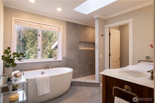 3123 240th Avenue NE, Sammamish, WA 98074