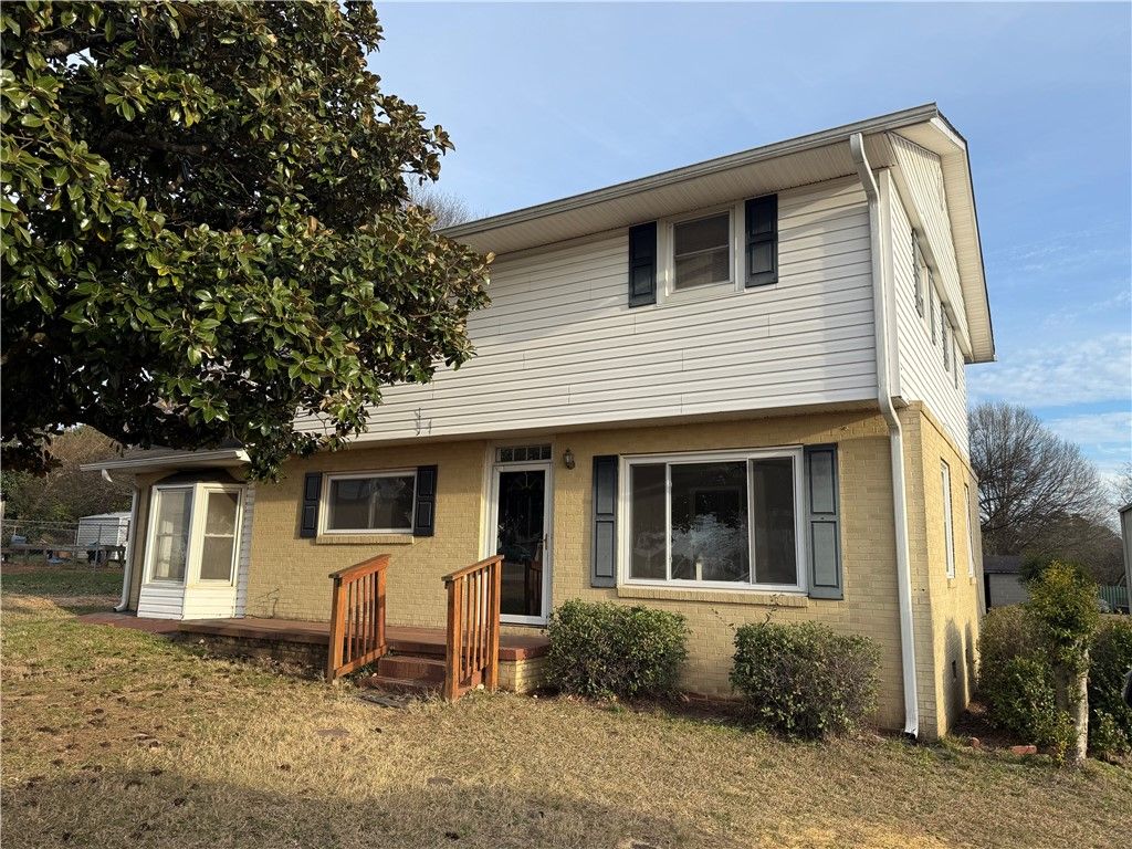 325 Circle Drive, Pendleton, SC 29670