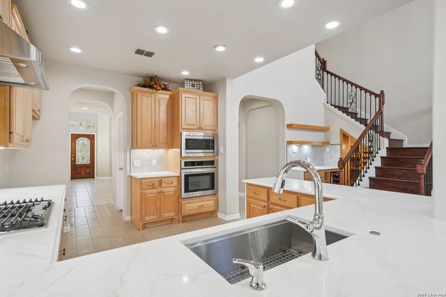 3411 Highline Trl, San Antonio, TX 78261