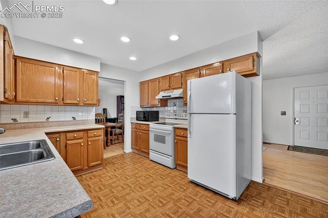 7550 Painted Rock Drive, Colorado Springs, CO 80911