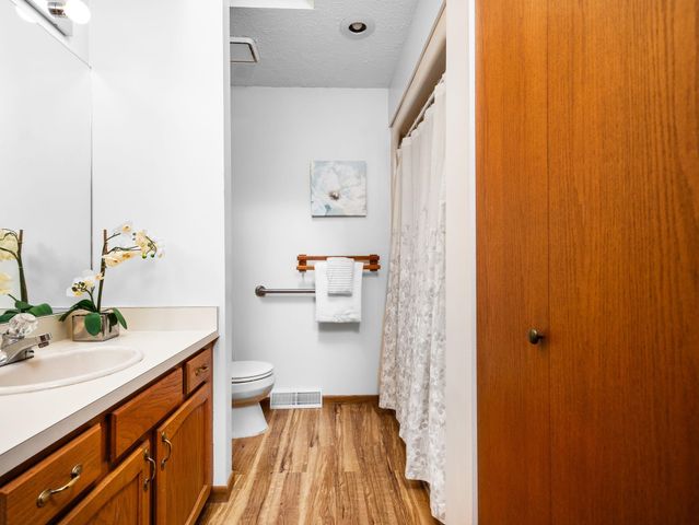 2189 Hammond Place E, Garfield Twp, MI 49686