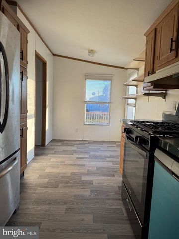 100 LILLY DR, Ephrata, PA 17522