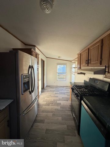 100 LILLY DR, Ephrata, PA 17522