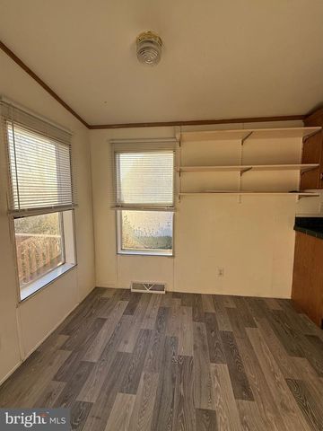 100 LILLY DR, Ephrata, PA 17522