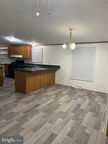 100 LILLY DR, Ephrata, PA 17522