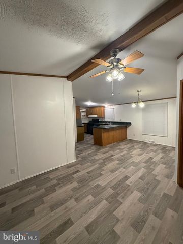 100 LILLY DR, Ephrata, PA 17522