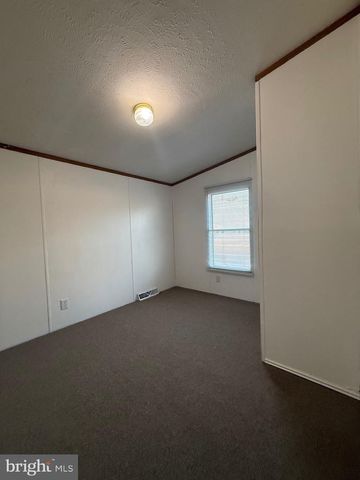 100 LILLY DR, Ephrata, PA 17522