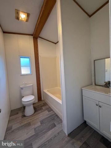 100 LILLY DR, Ephrata, PA 17522