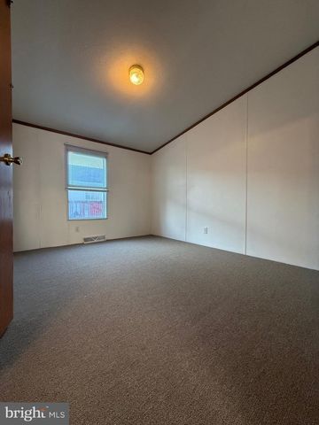 100 LILLY DR, Ephrata, PA 17522