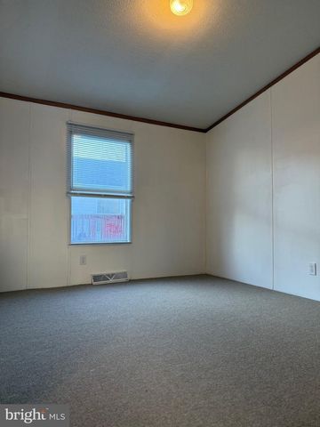 100 LILLY DR, Ephrata, PA 17522