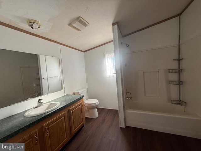 100 LILLY DR, Ephrata, PA 17522