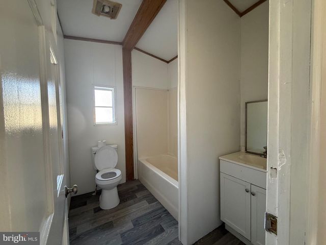 100 LILLY DR, Ephrata, PA 17522