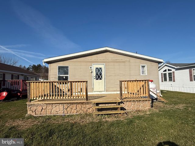 100 LILLY DR, Ephrata, PA 17522