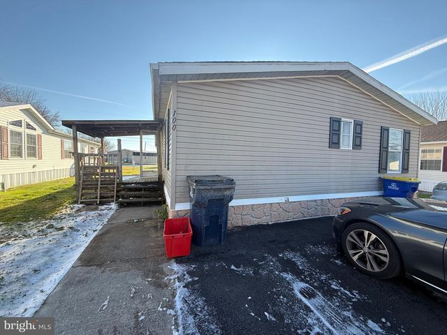 100 LILLY DR, Ephrata, PA 17522