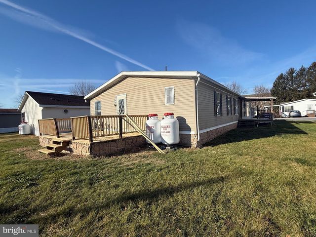 100 LILLY DR, Ephrata, PA 17522