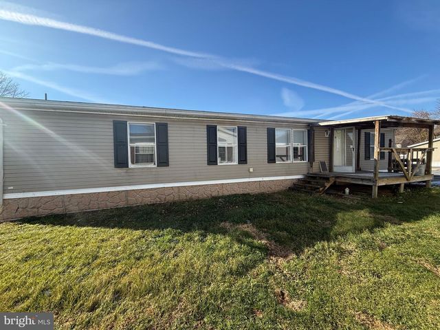 100 LILLY DR, Ephrata, PA 17522