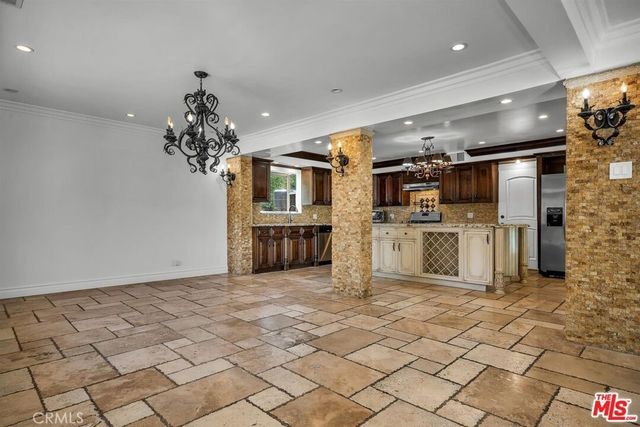 3446 Alginet, Encino, CA 91436