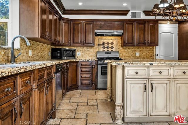 3446 Alginet, Encino, CA 91436