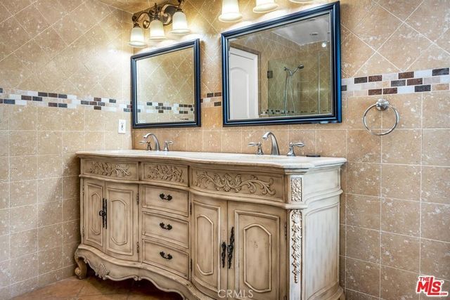 3446 Alginet, Encino, CA 91436
