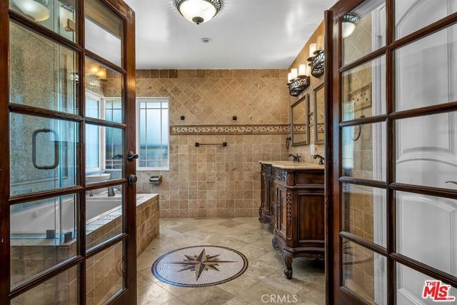 3446 Alginet, Encino, CA 91436
