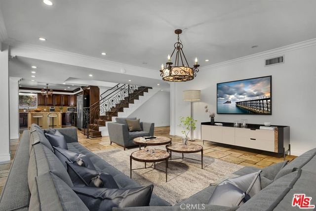 3446 Alginet, Encino, CA 91436