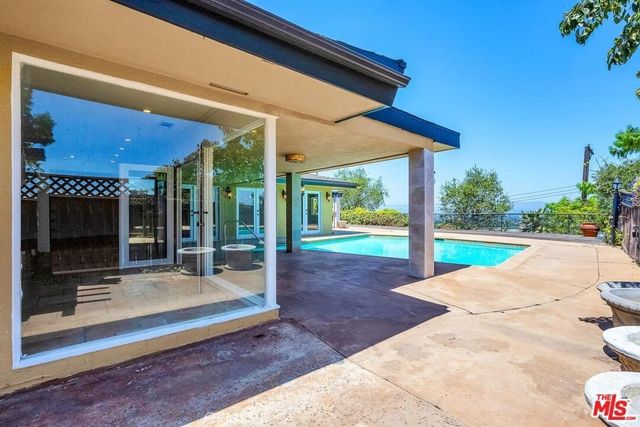 3446 Alginet, Encino, CA 91436