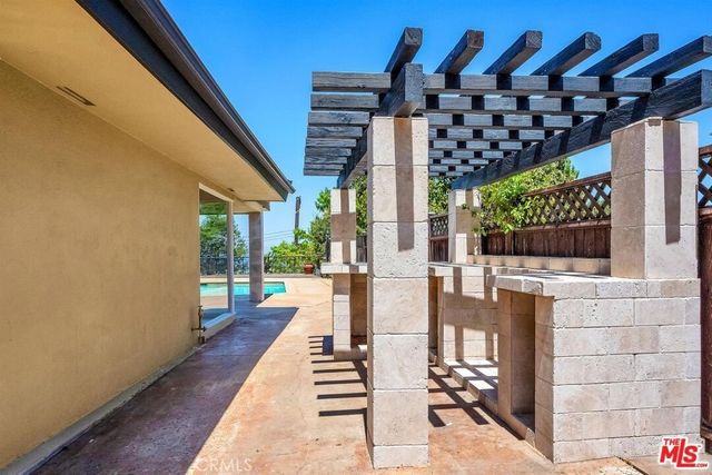 3446 Alginet, Encino, CA 91436