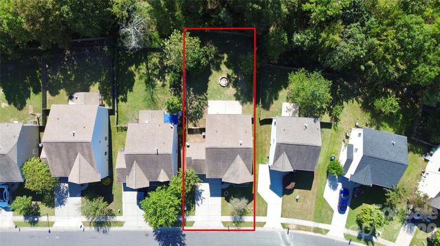 15705 Lakepoint Forest Drive, Charlotte, NC 28278