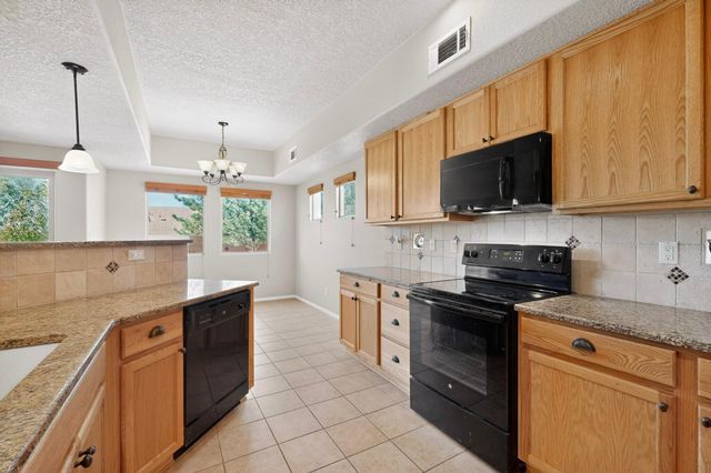 6516 Jazmin Place NW, Albuquerque, NM 87114