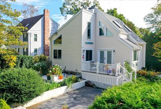 33 Hillside Drive, Plymouth, MA 02360