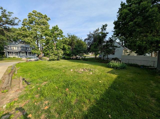 909 24th Street, Des Moines, IA 50312