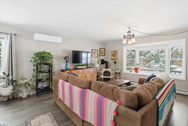 83 Kirby Lane, Williston, VT 05495