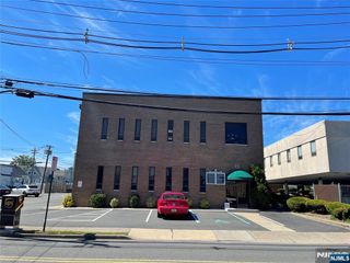 15 5th Street 102, Saddle Brook, NJ 07663