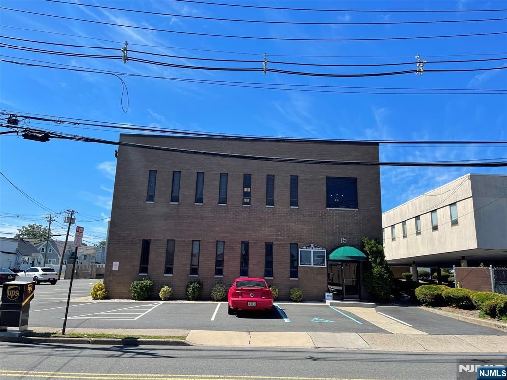 15 5th Street 102, Saddle Brook, NJ 07663