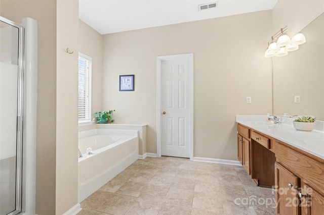 8907 Steelechase Drive, Charlotte, NC 28273